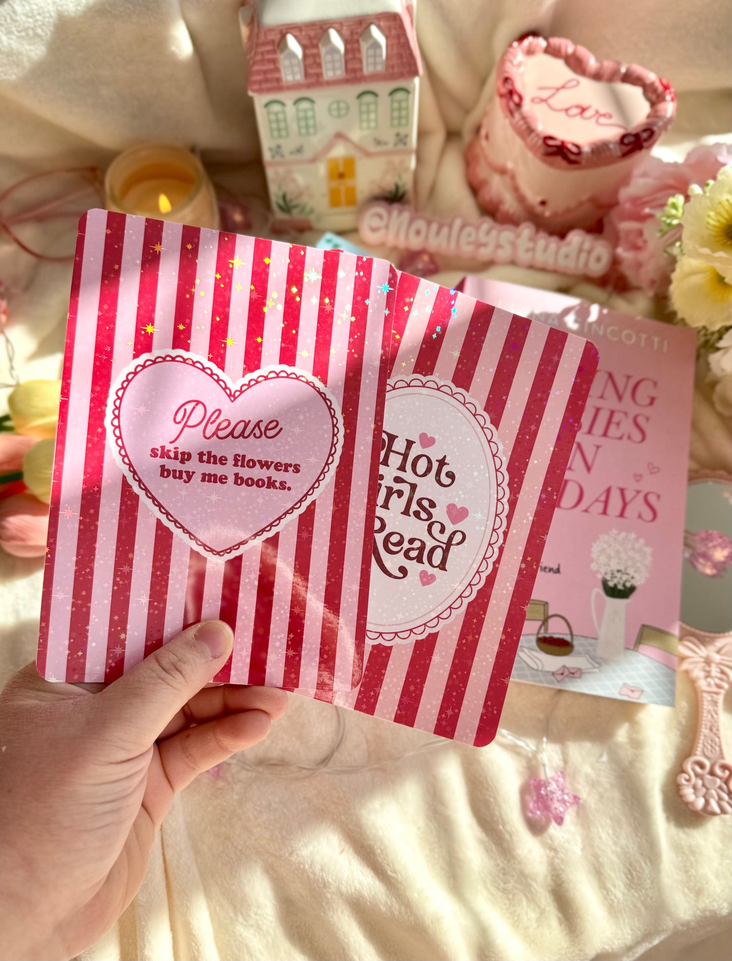 E-reader
 insert | Cool Girl